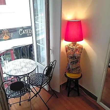 Center Charm - Castle Hill - Metro Appartement *